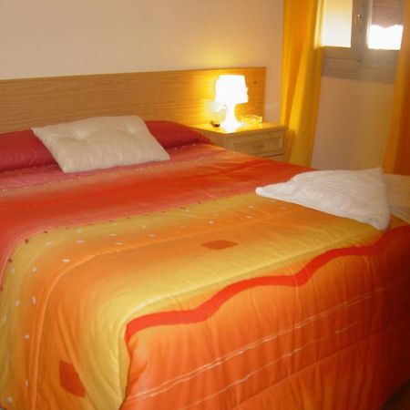 Hostal Emilio Barajas Мадрид Екстериор снимка
