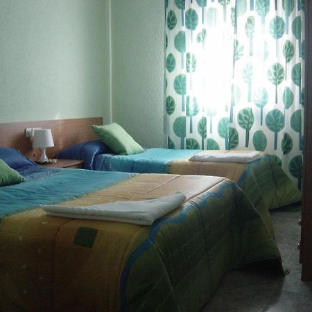 Hostal Emilio Barajas Мадрид Екстериор снимка