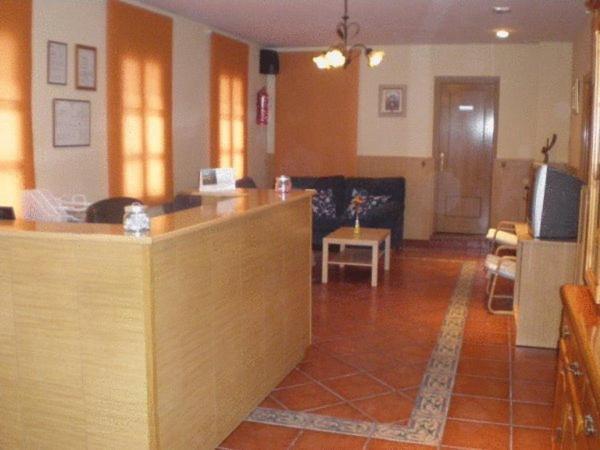 Hostal Emilio Barajas Мадрид Екстериор снимка