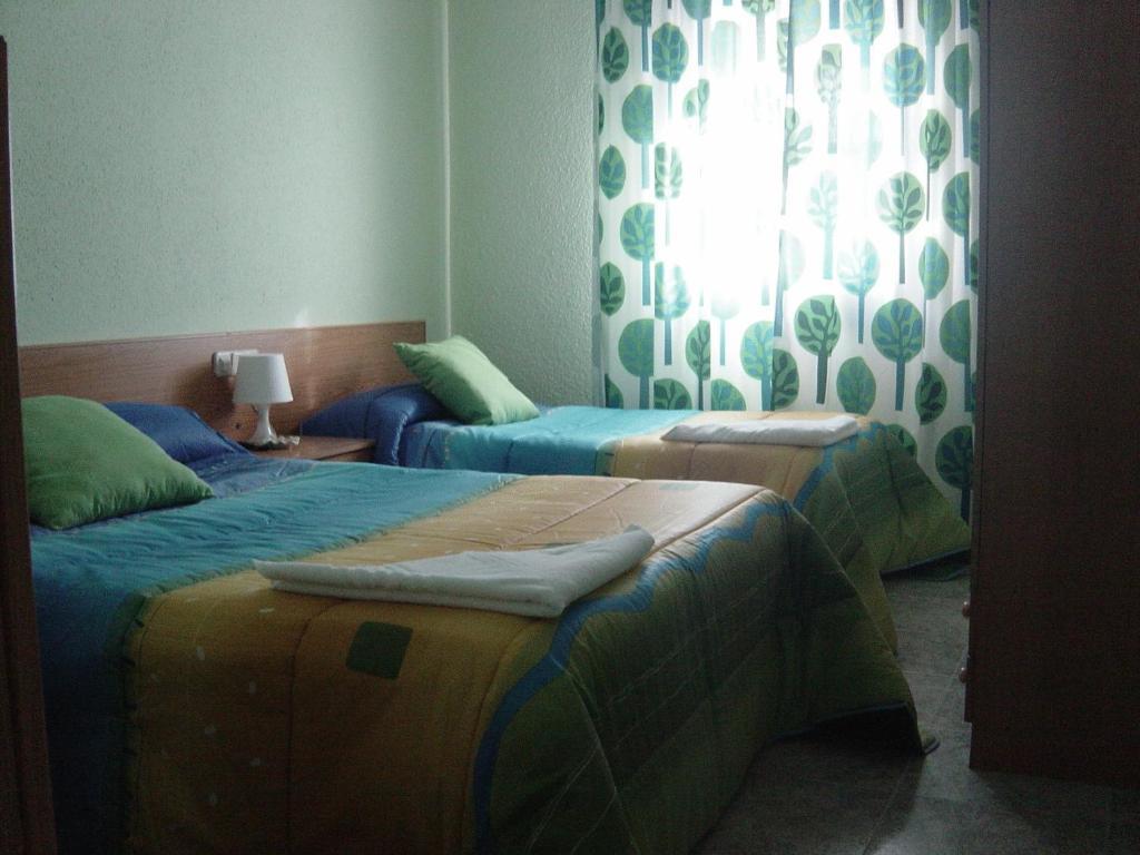 Hostal Emilio Barajas Мадрид Екстериор снимка